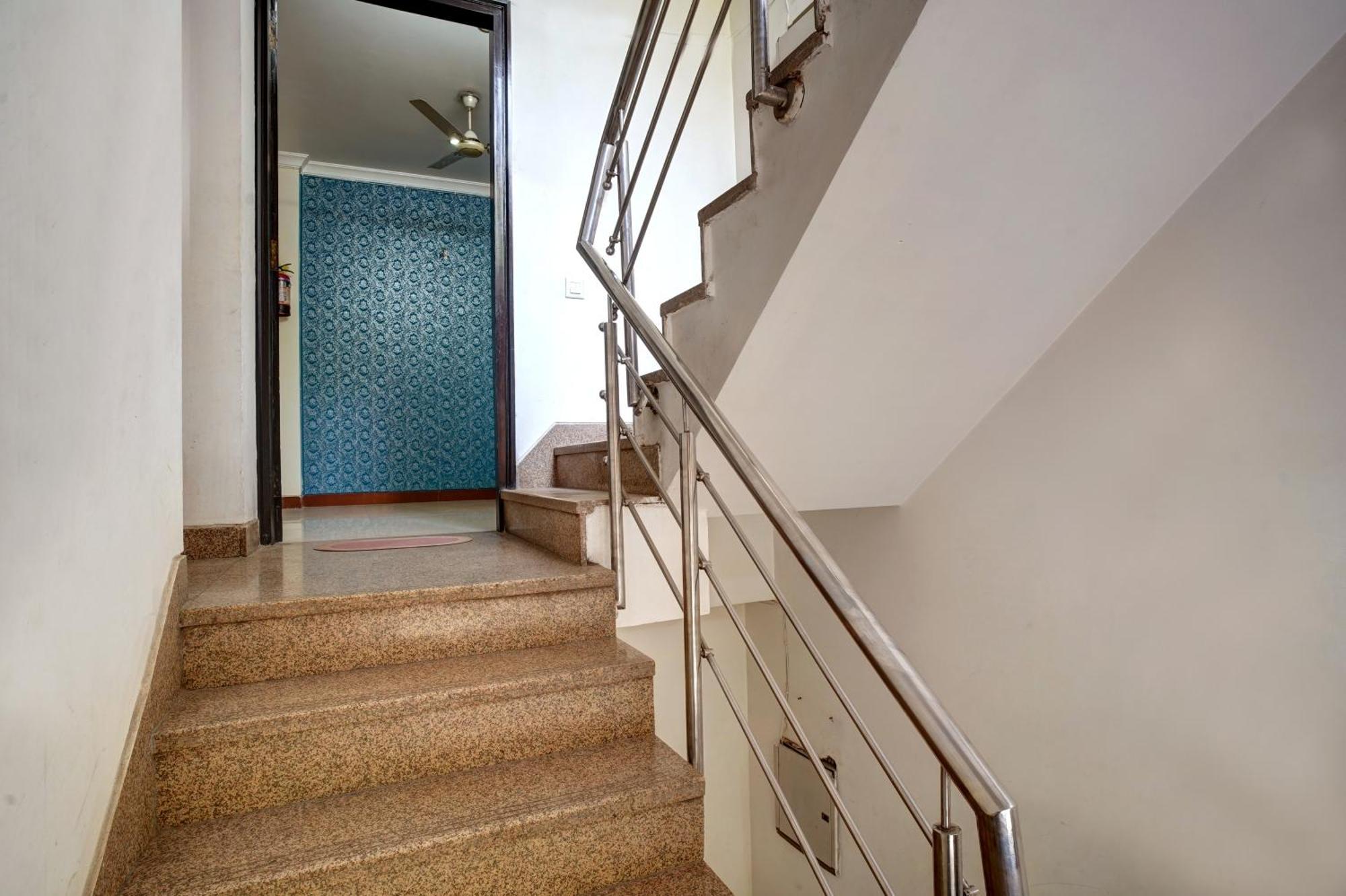 Nexhub Stay - Huda City Centre Gurgaon Zewnętrze zdjęcie